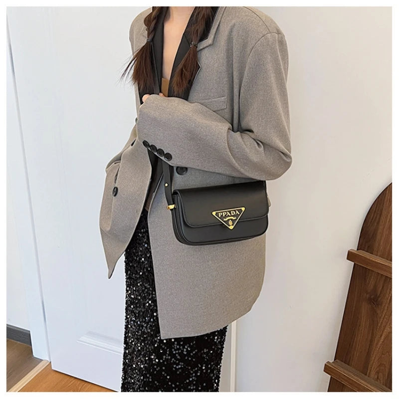 New fashion ins French light luxury texture bag foreign style young woman shoulder crossbody bag